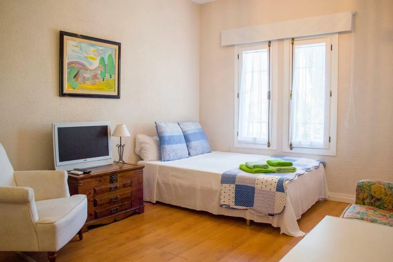 Entrepinares Apartment Malaga