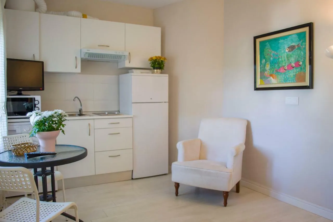 Entrepinares Apartment Malaga